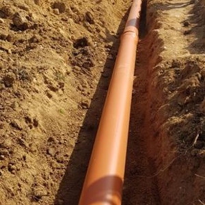 Canalització de desaïgua a Vidreres