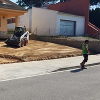 Rebaje y cimentación con mini excavadora en Fogars de la Selva